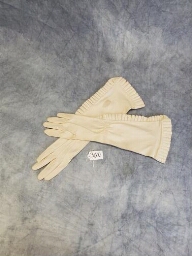 Pleated Trim Gloves
