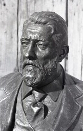 Portrait of a bust of Thomas Ricks