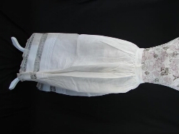 White apron with lace