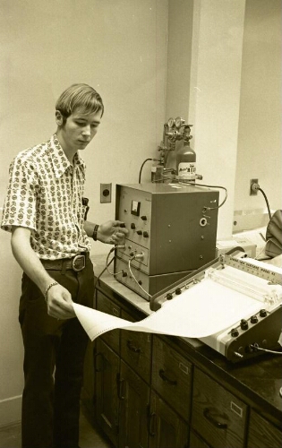 Student with a Linear Log Varicoid machine