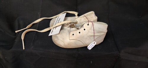 White baby Shoes